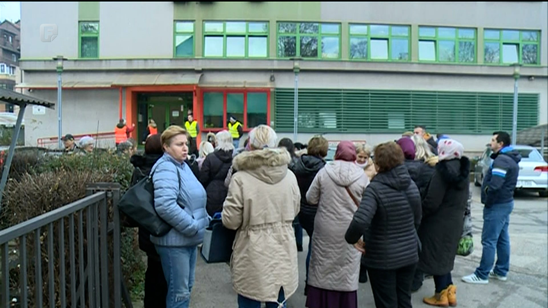 Pred Službom za zapošljavanje ZDK-a ponovo protest zbog 100 maraka